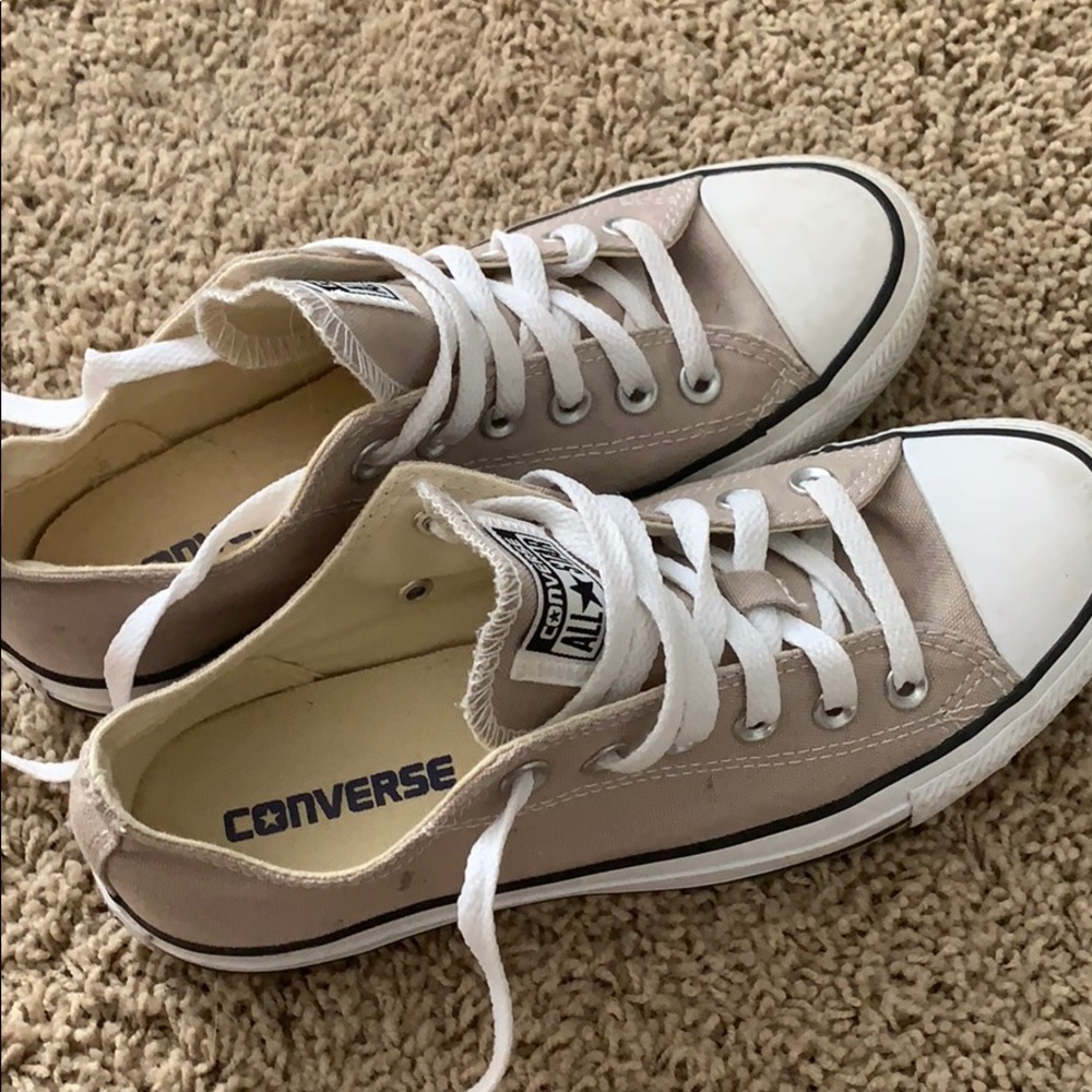 Tan low top converse